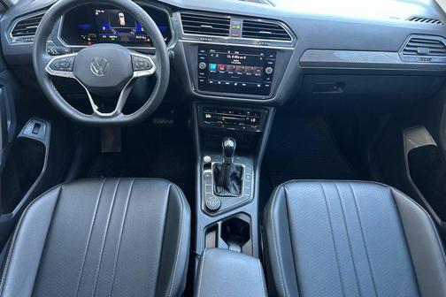 Oryx White Pearl 2022 Volkswagen Tiguan 2.0T SE 4MOTION