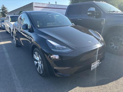 2023 Tesla Model Y Long Range Dual Motor All-Wheel Drive
