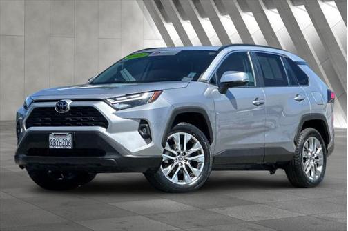 2022 Toyota RAV4 XLE Premium