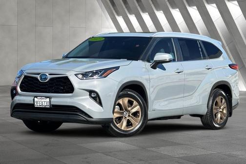 Cement 2023 Toyota Highlander Hybrid XLE