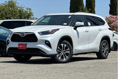 2025 Toyota Highlander Hybrid XLE