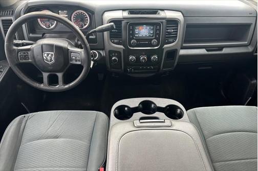 2017 RAM 2500 Tradesman Crew Cab 4x4 6'4' Box