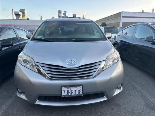 2015 Toyota Sienna XLE Premium