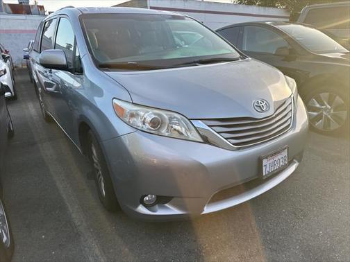 2015 Toyota Sienna XLE Premium
