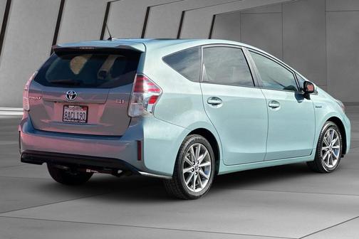 2015 Toyota Prius v Five