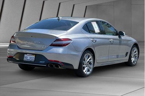 2022 Genesis G70 2.0T RWD