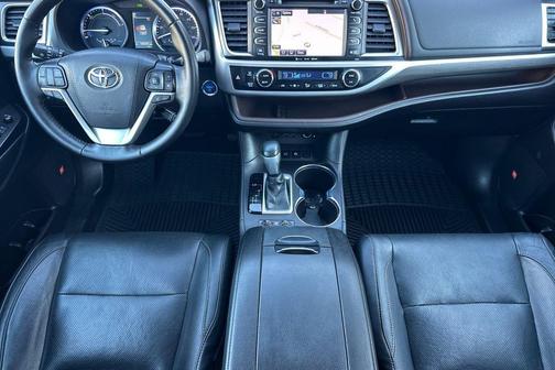 Blizzard Pearl 2019 Toyota Highlander Hybrid Platinum