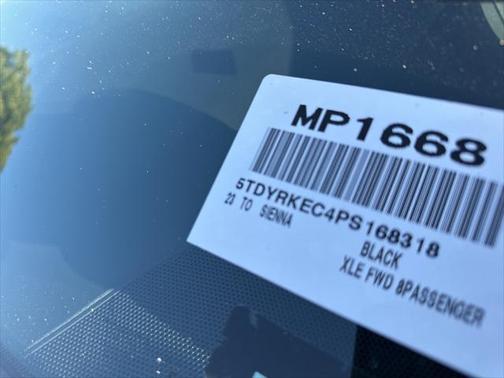 2023 Toyota Sienna XLE 8 Passenger