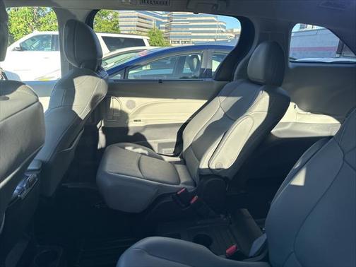 2023 Toyota Sienna XLE 8 Passenger