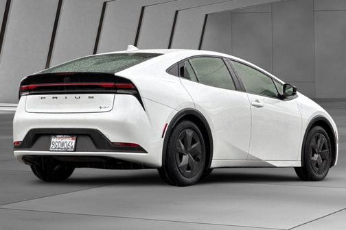 2023 Toyota Prius LE