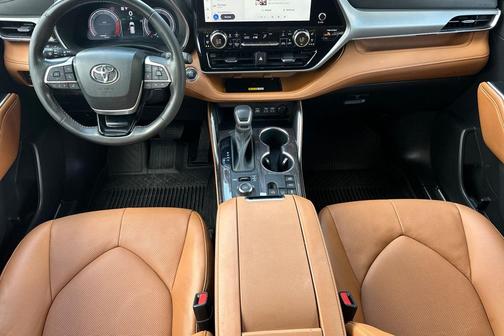 2023 Toyota Highlander Platinum