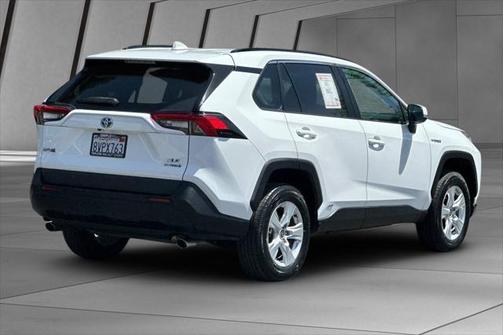 2021 Toyota RAV4 Hybrid XLE