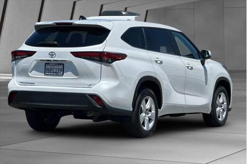 2023 Toyota Highlander LE
