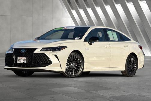 2021 Toyota Avalon Hybrid XSE