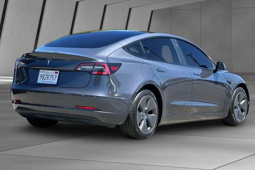 Midnight Silver Metallic 2022 Tesla Model 3 Standard Range