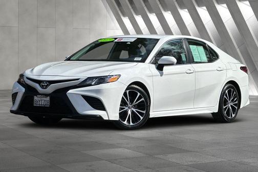 2019 Toyota Camry SE