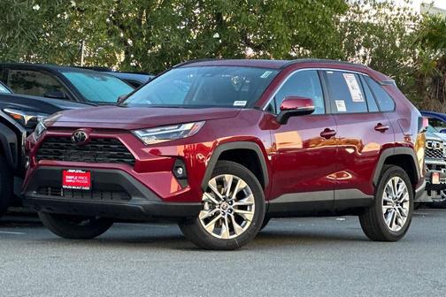 2025 Toyota RAV4 XLE Premium