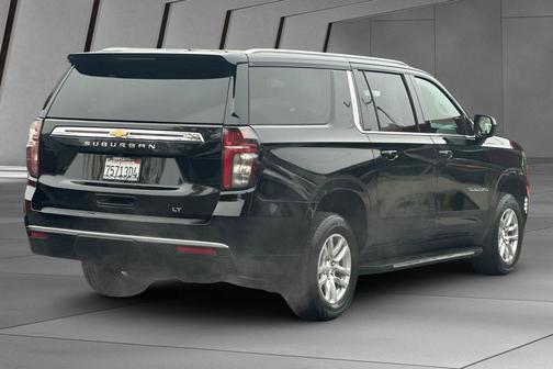 2023 Chevrolet Suburban LT