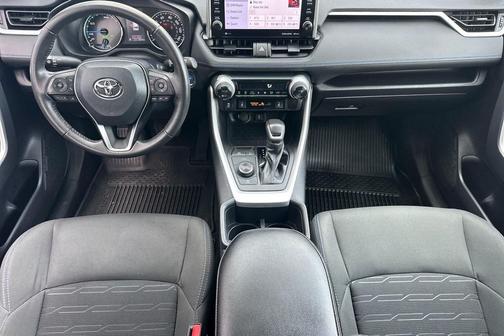 2022 Toyota RAV4 Hybrid SE