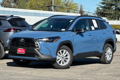 2026 Toyota Corolla Cross LE