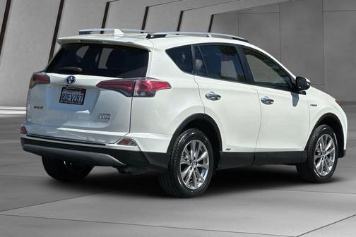 Blizzard Pearl 2018 Toyota RAV4 Hybrid Limited
