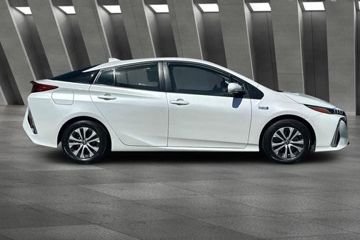 Wind Chill Pearl 2022 Toyota Prius Prime XLE