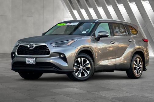 2025 Toyota Highlander Hybrid XLE