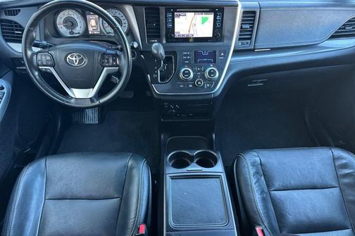 2016 Toyota Sienna SE