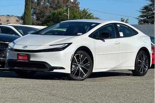 2025 Toyota Prius XLE
