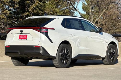 2026 Toyota bZ XLE Plus