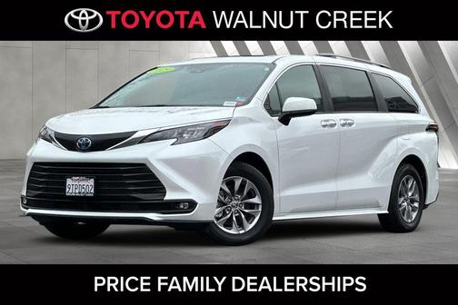2025 Toyota Sienna XLE