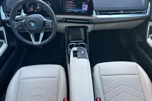 Alpine White 2025 BMW X1 xDrive28i