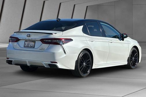 2024 Toyota Camry Hybrid SE