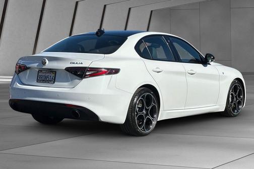 2024 Alfa Romeo Giulia Ti