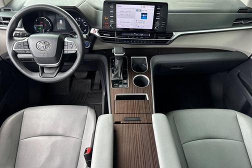 2023 Toyota Sienna XLE