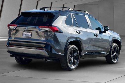 2021 Toyota RAV4 Hybrid SE
