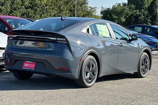 2026 Toyota Prius Plug-In Hybrid SE