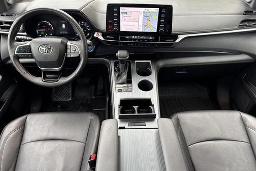 2023 Toyota Sienna Woodland Edition 7-Passenger