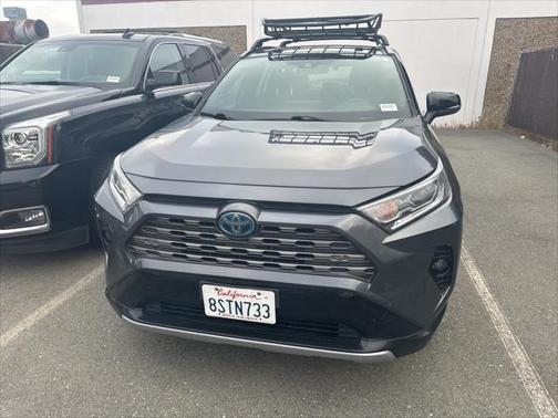 2020 Toyota RAV4 Hybrid SE