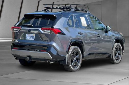 2020 Toyota RAV4 Hybrid SE
