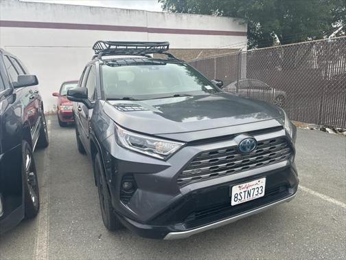 2020 Toyota RAV4 Hybrid SE