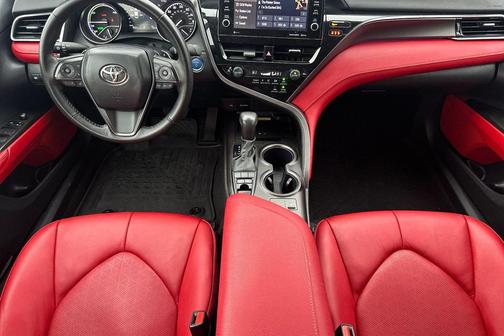 2024 Toyota Camry Hybrid SE