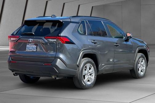 2022 Toyota RAV4 Hybrid LE
