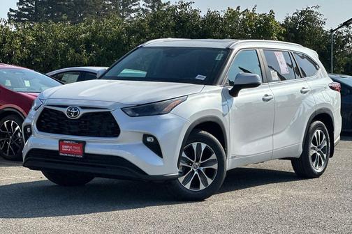 2026 Toyota Highlander Hybrid XLE