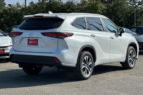 2026 Toyota Highlander Hybrid XLE