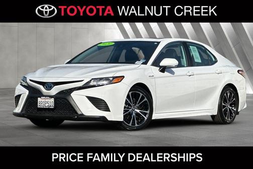 2020 Toyota Camry SE