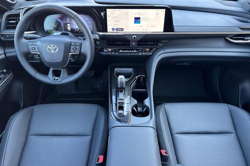 2026 Toyota Crown Platinum