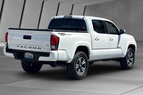Super White 2018 Toyota Tacoma TRD Sport
