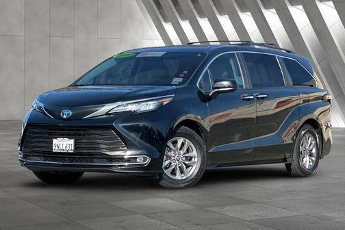 2022 Toyota Sienna XLE