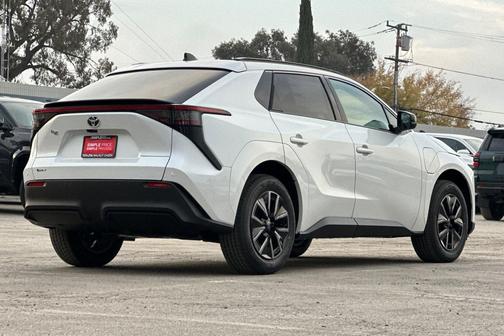 2026 Toyota bZ XLE Plus